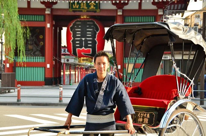 Asakusa Rickshaw Ride with a Puller-Guide